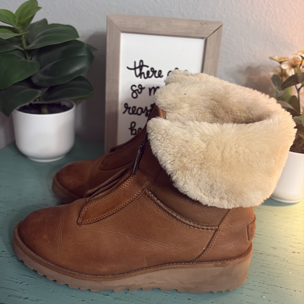 UGG Cream Shearling Boots SZ 5.5 Wos box 155 - Picture 3 of 7